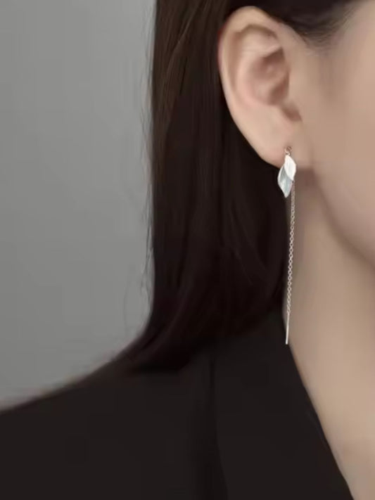 Black Gray Leafy Sui Dhaaga Threader Earrings