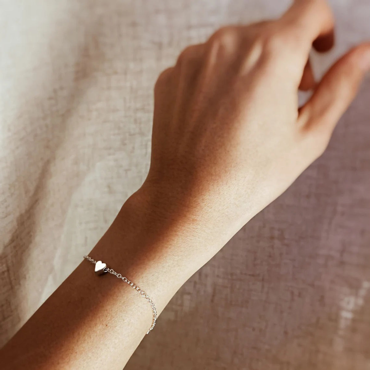 Pinterest Heart-shaped Bracelet Anti-tarnish Stainless Steel Bracelet (Silver)