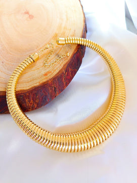 Viral Spiral Chunky Necklace (Gold)