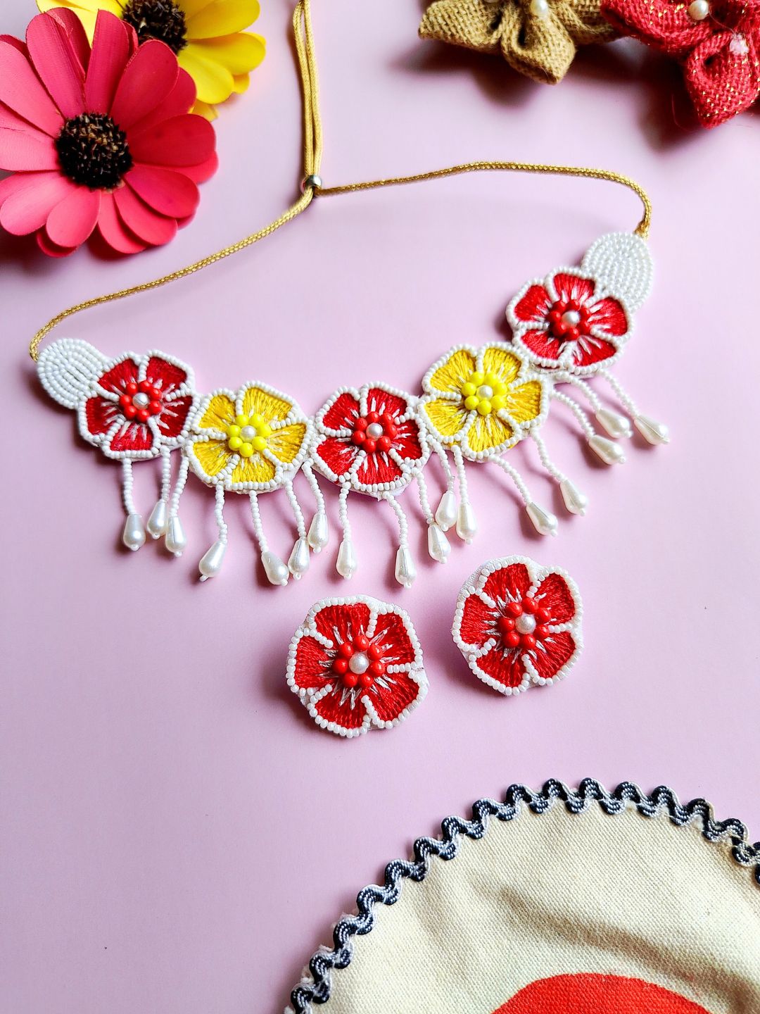 Flower Blossom Choker Set (Red and Yellow)