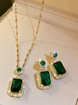 Green AD Jewellery Set (Earrings and Necklace)