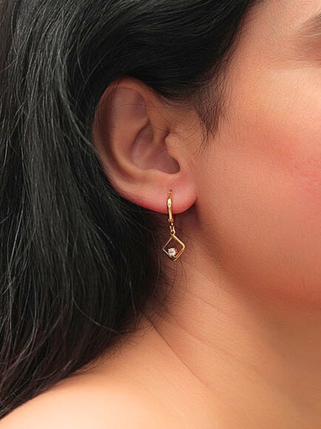Diamond shaped AD Drop Earrings (Gold)