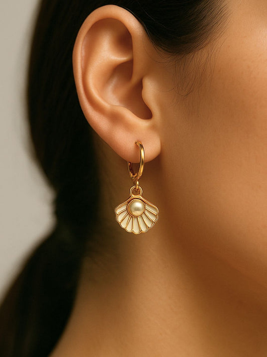 Vacation Shell Studs