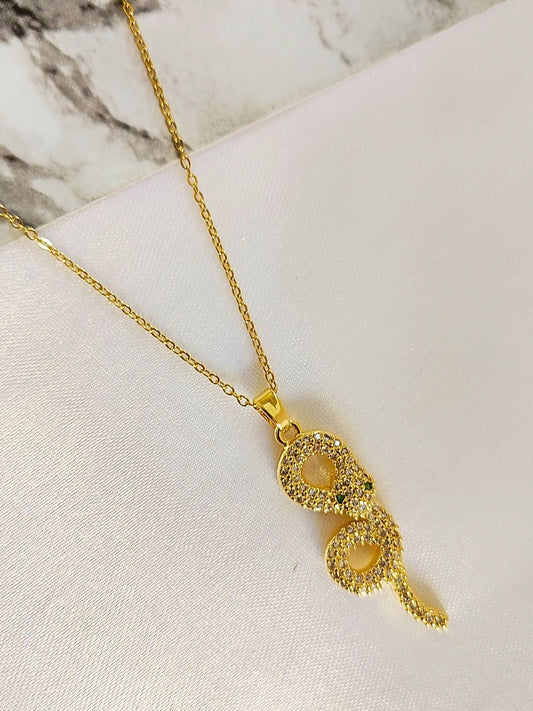 Viral Snake Necklace Pendant (Gold)