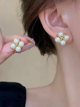 Cute Pearl Studs