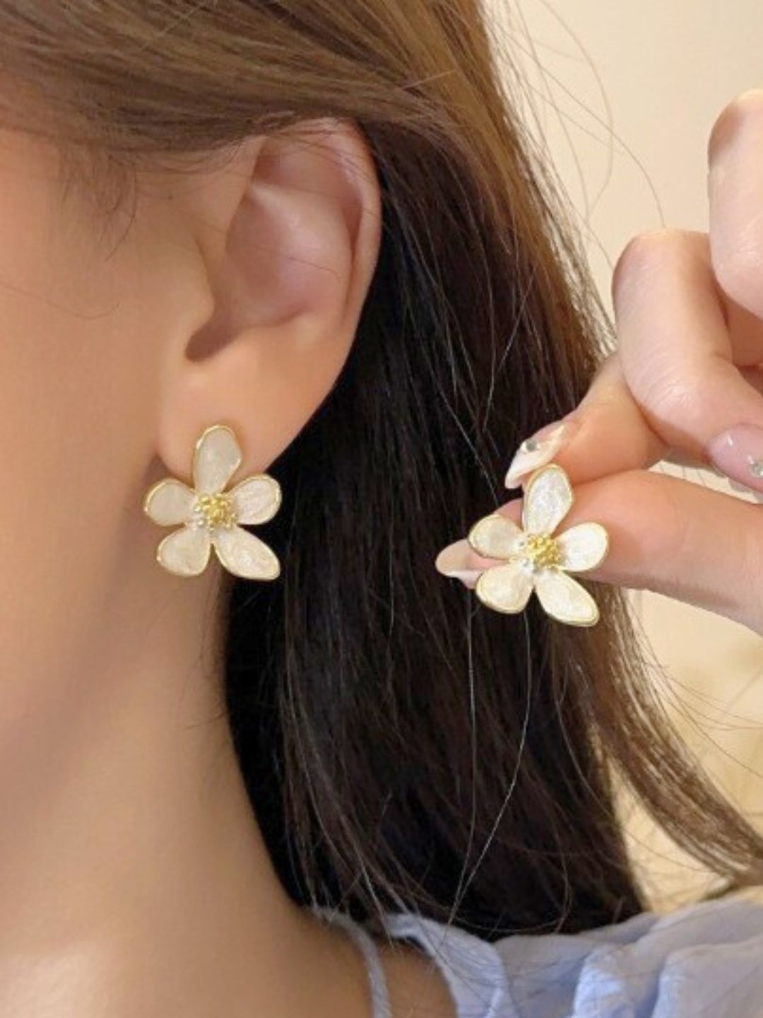 White Floral Earrings