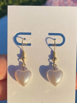 Heart-shaped Pearl Earrings (Gold)