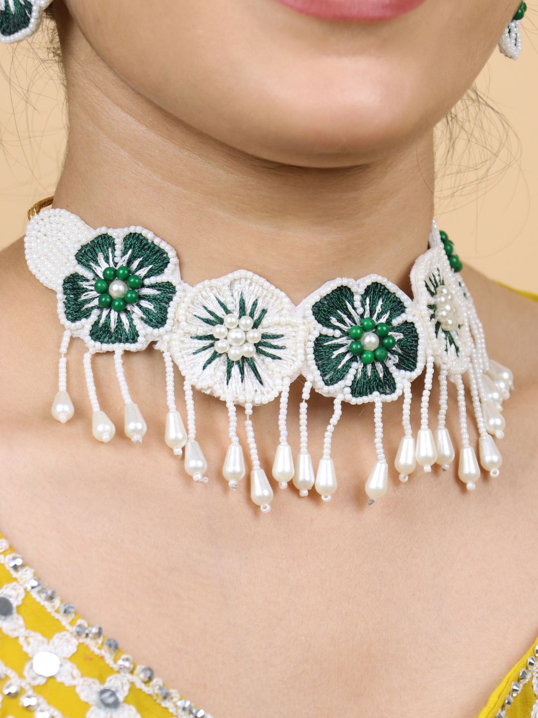 Flower Blossom Bridal Choker Maangtika Set (Green and White)