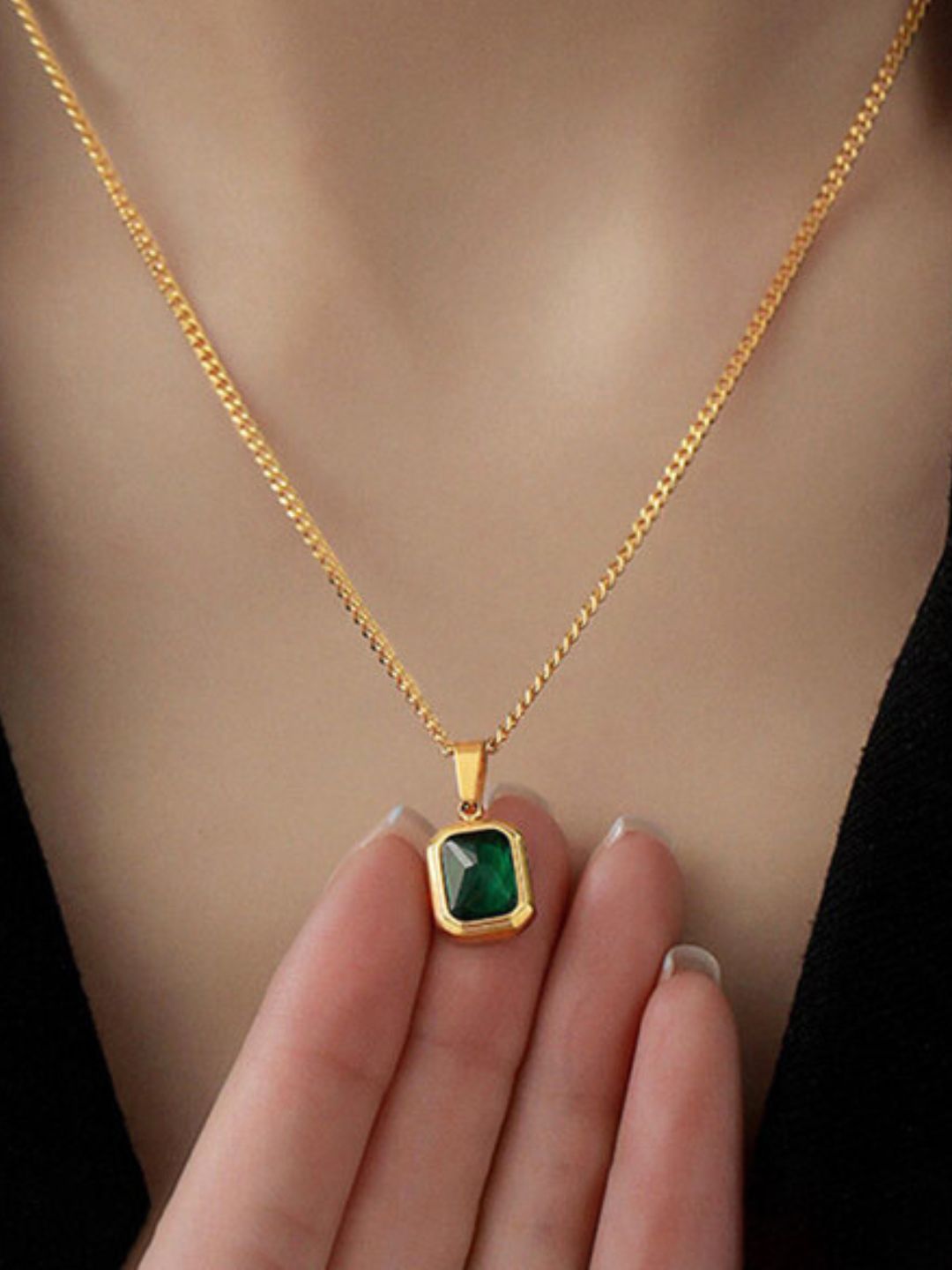 Gold-plated Gemstone Pendant Necklace in Green Emerald