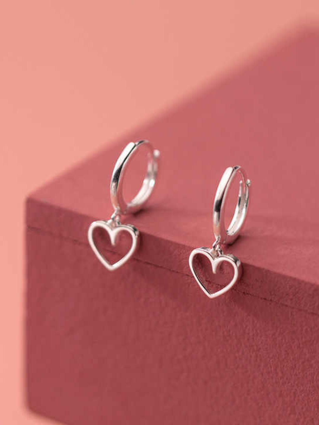 Silver-plated Heart-shaped Minimalistic Hoop Earrings for Women
