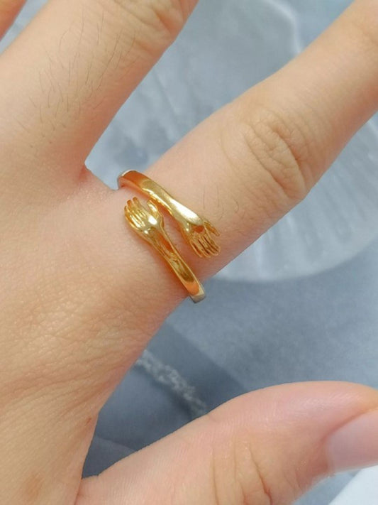 Hug Ring (Gold)