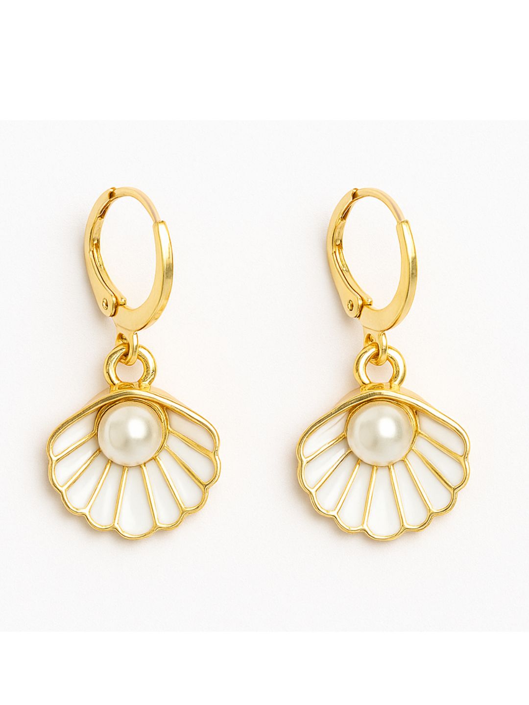 Vacation Shell Studs