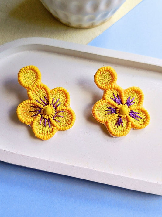 Blue Eyed Daisy Earrings