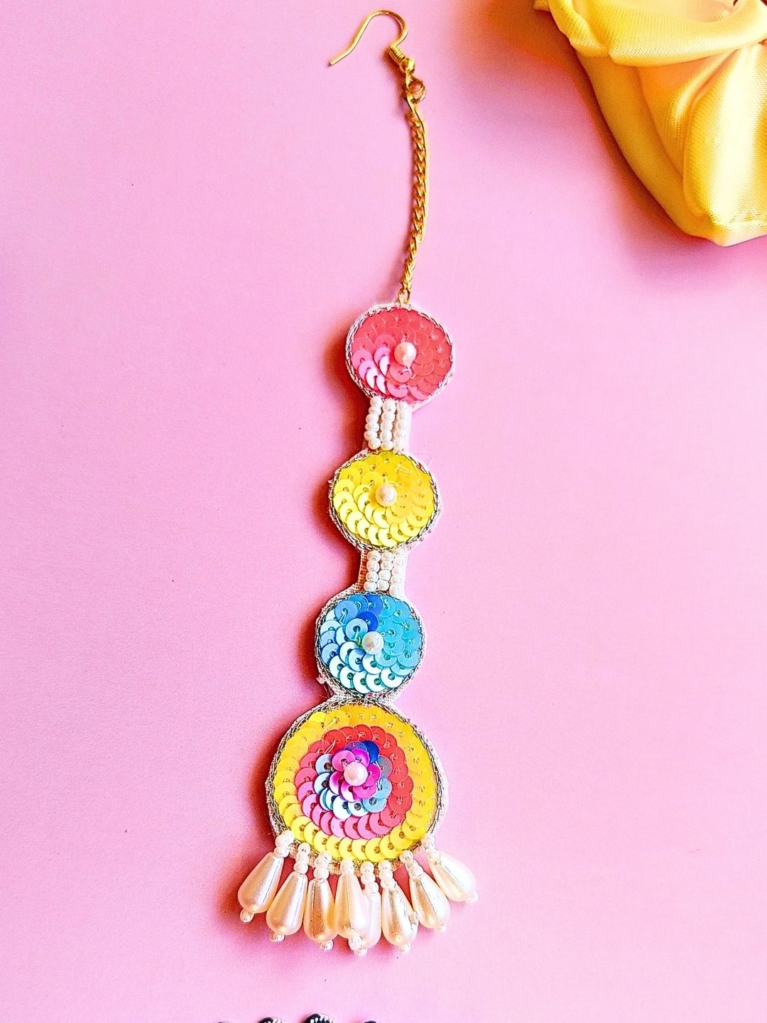 Sequina Maangtika Choker Set (Multicolor)