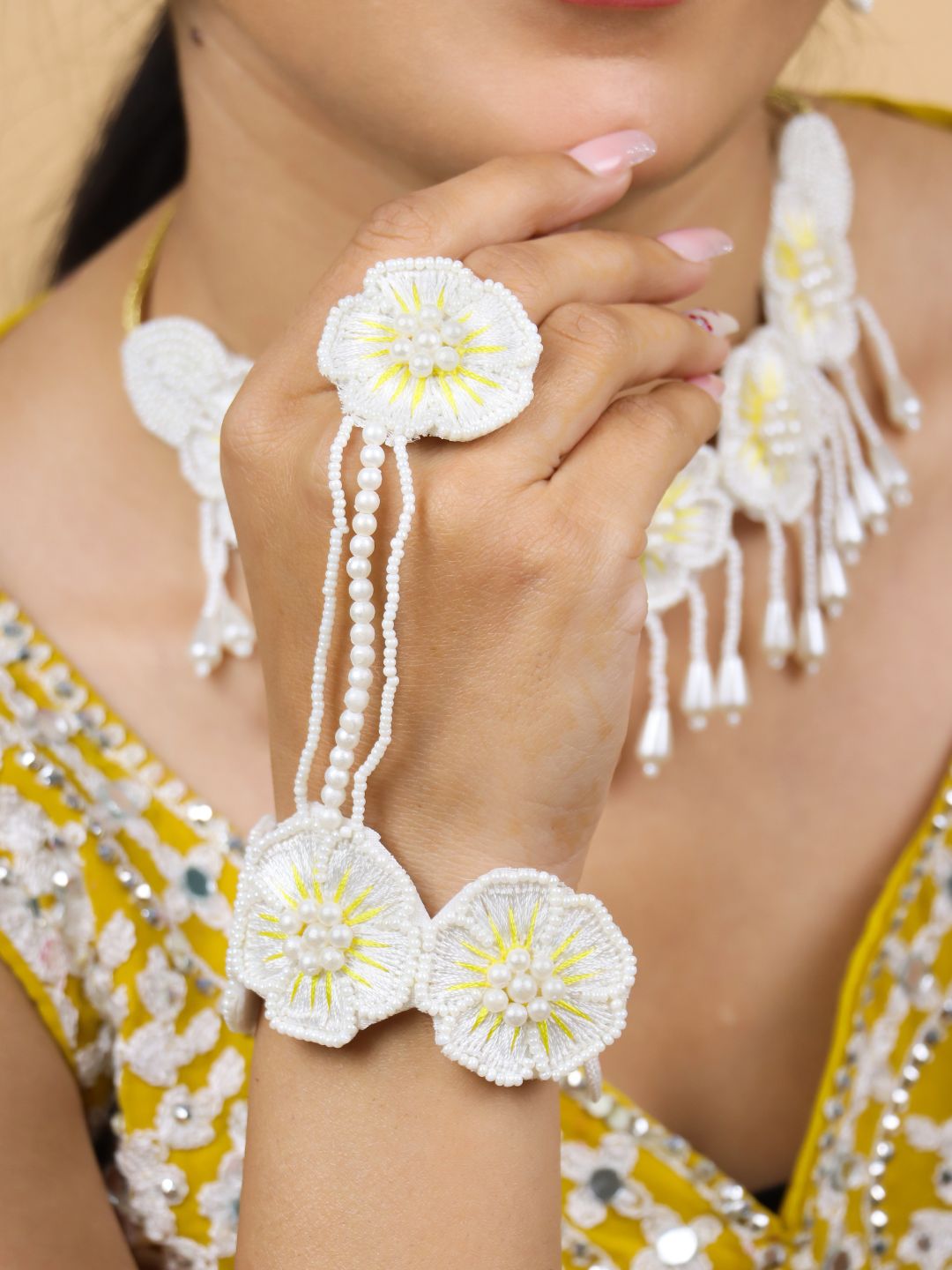 Flower Blossom Bridal Jewellery Set (White)